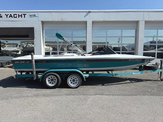 1993 20' Sanger "Skier DX II" Closed Bow Icon